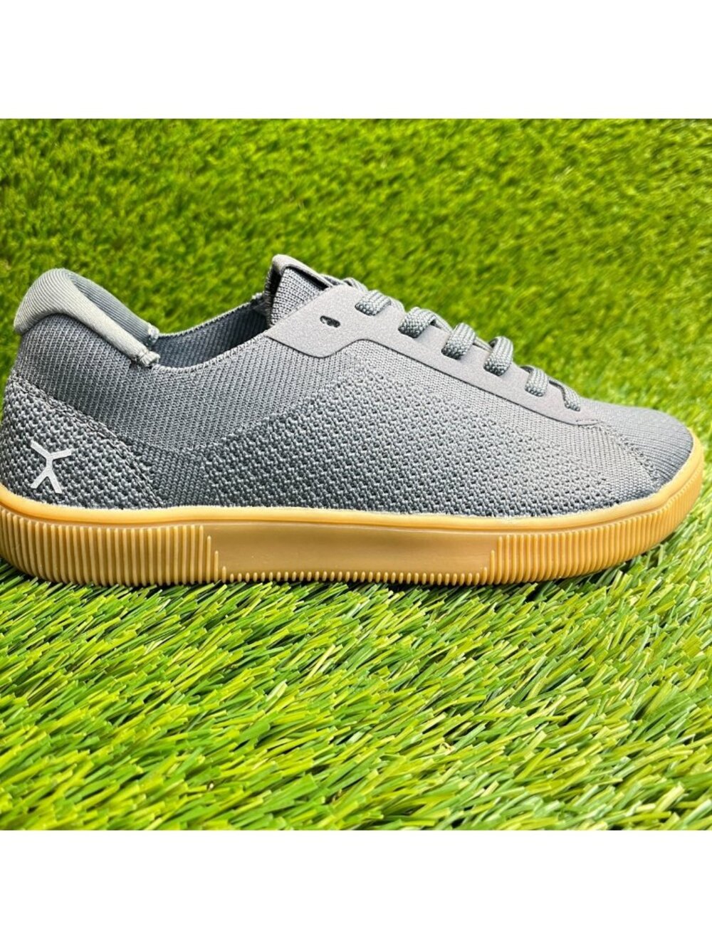 Flux Footwear Adapt Trainer Gray Gum Womens Size 5 Athletic Knit Shoes Sneakers
